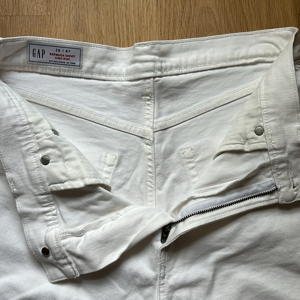 Gap High Rise Bermuda Short - Picture 2 of 3